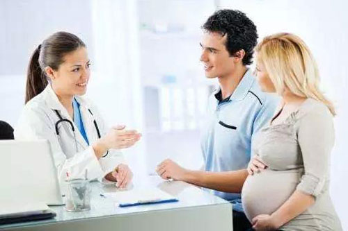 郑州吴女士分析自己在美国医院生孩子的过程，美国医院生产全流程。
